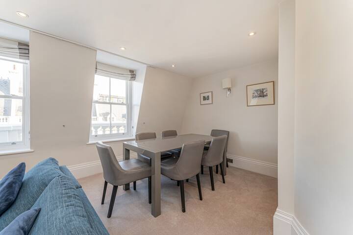 London Gardens – 4 Bedroom Flat gallery image 5