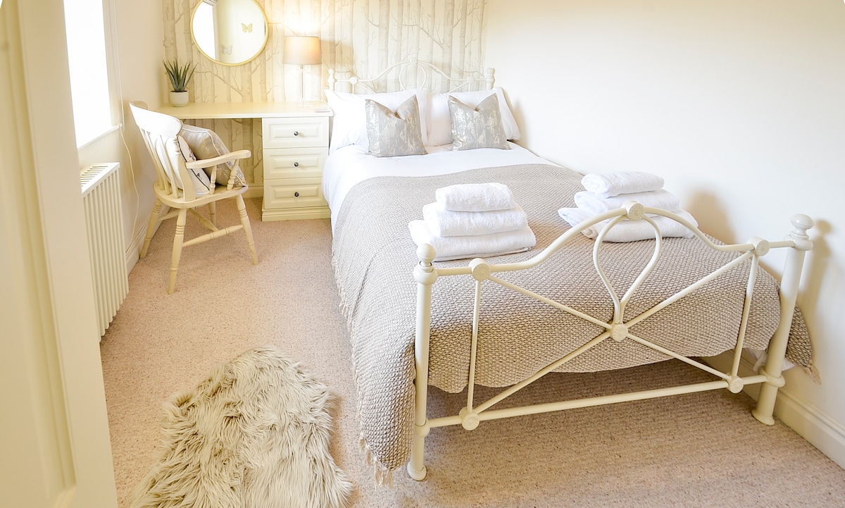 ห้องนอน 4 - เตียงคู่ขนาดเล็ก