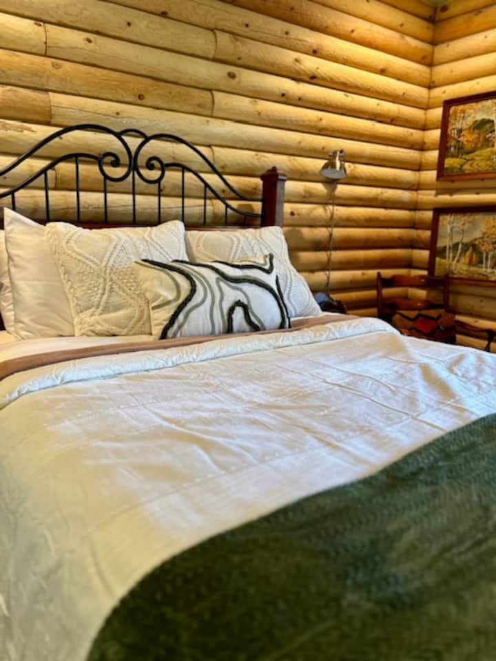 Chini ~ "Chumba cha Kijani"