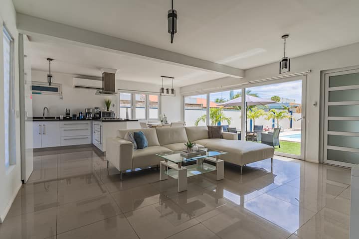 New Modern Villa With Private Pool And Shaded Area - アルバ