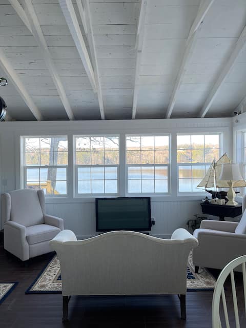 Oak Grove Cottage at Sennebec Pond