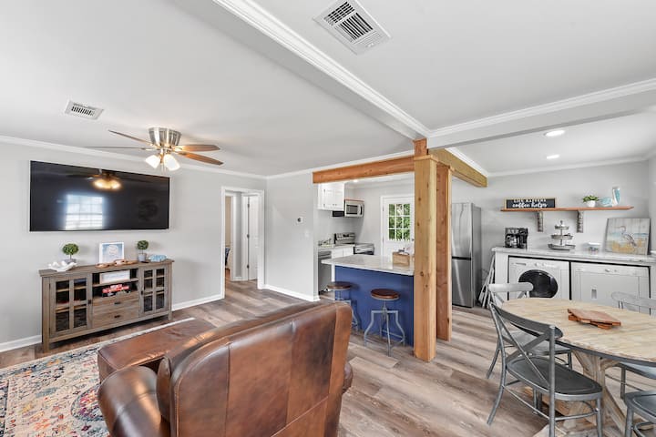 Gulf Pearl *Minutes From Beach!* - Gulfport, MS