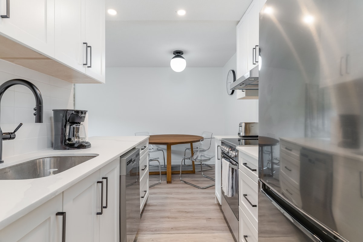 Bright & Modern 1BR Suite | Mins to Trendy Main St