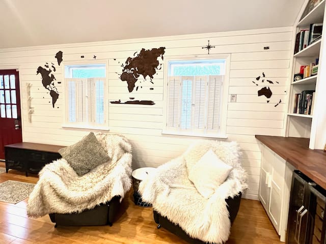 Entire Home w/Backyard & Hot Tub, Close to Beaches gallery image 3