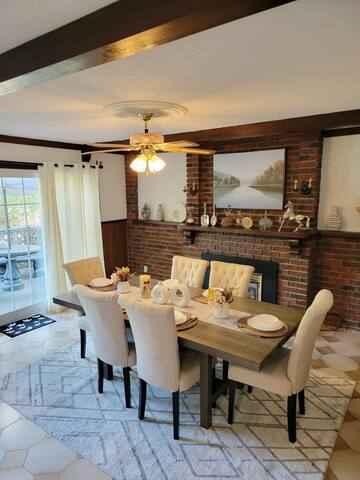 4BR Apt,1st Floor, 9 people stay, private garden gallery image 4