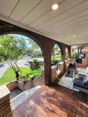 4BR Apt,1st Floor, 9 people stay, private garden gallery image 3