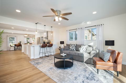 Popular Airbnb listing: Cozy 4BRM Close to Downtown, Air Hockey Game Room in North Central