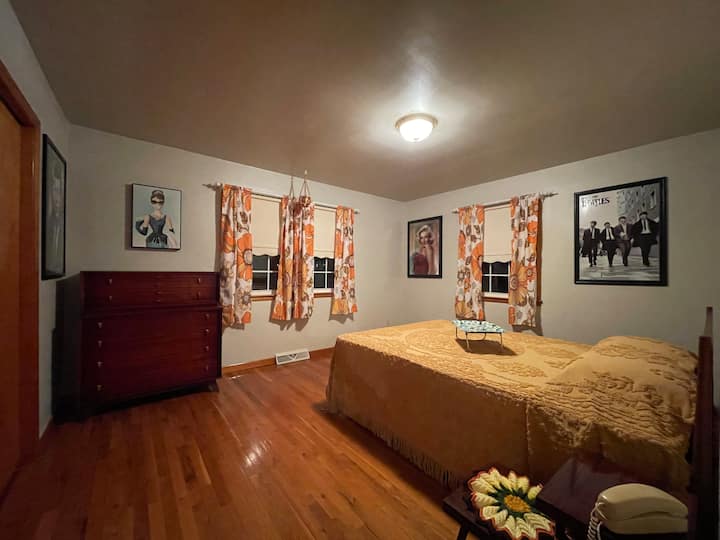 Queen bedroom