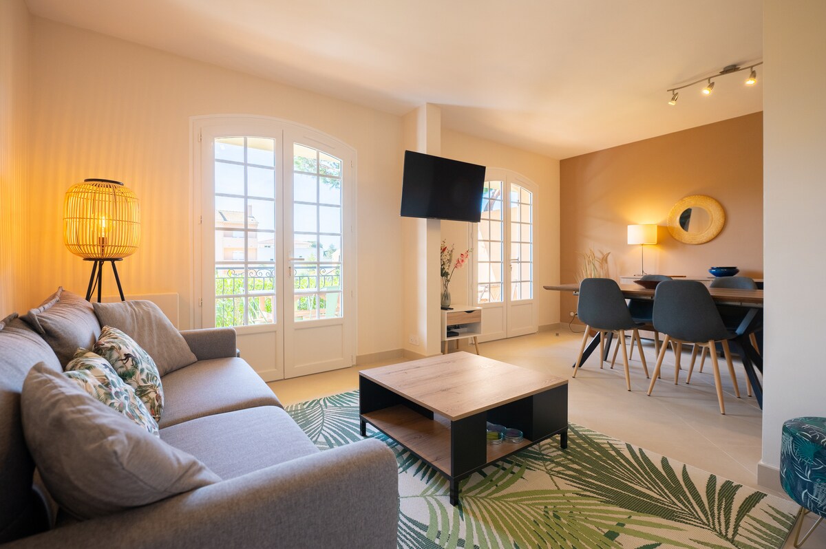 Sebule iliyo na kitanda cha sofa, TV na mtandao wa Wi-Fi