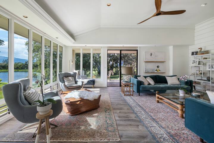 Amazing home w/pool & AC in bedrooms! gallery image 3