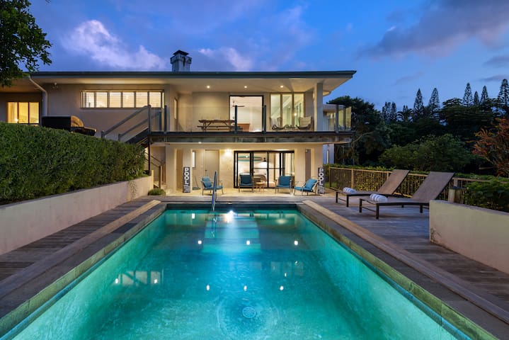 Amazing home w/pool & AC in bedrooms! gallery image 2