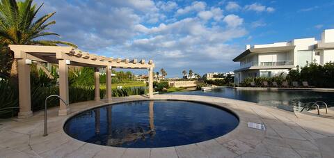 House in Luxury Waterfront in Xangri-lá