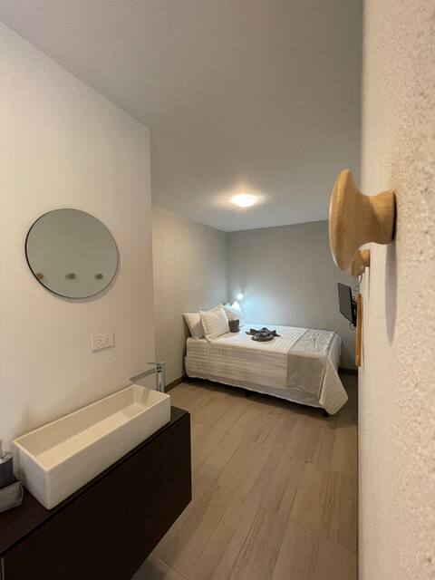 Accommodation with free transfer 3 min from SJO10