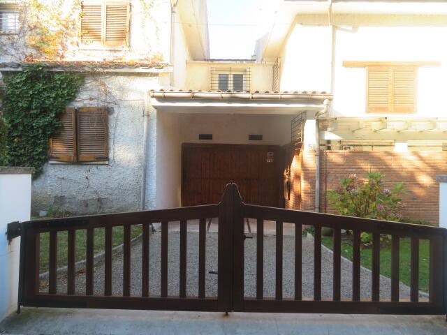 Villa adosada junto a la playa y el golf by Egona gallery image 2