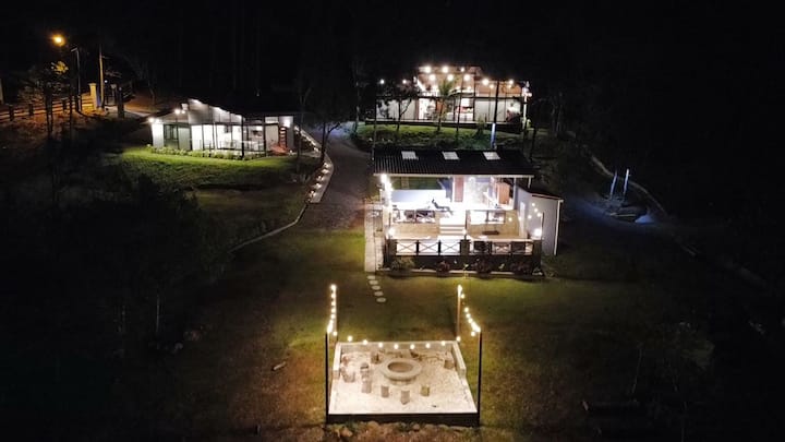 Hyde Hills 2 Luxury Mountain Cabins stunning view