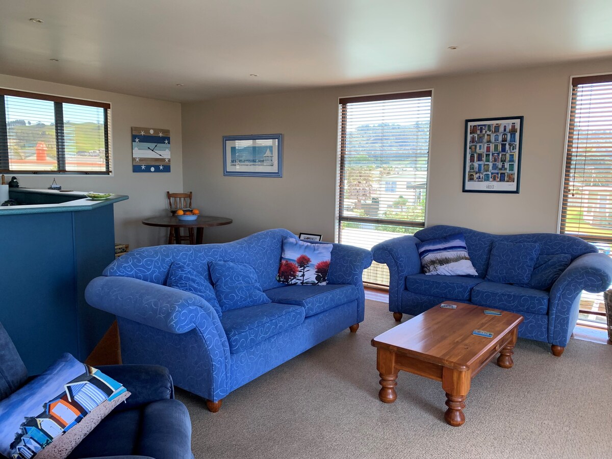 Top performing Airbnb: Pohutukawa's by the surf in Western Bay Of Plenty District North