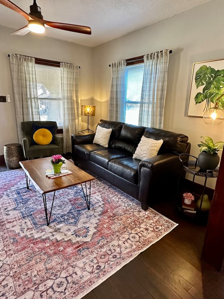 Elegant Home Near Hospital - Cape Girardeau, MO