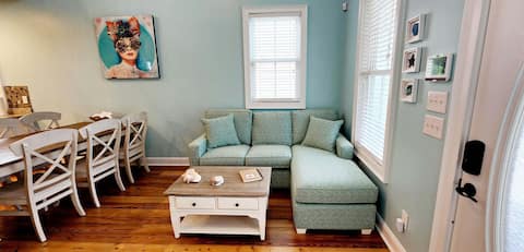 Top performing Airbnb: 5-Star Bungalow Sleeps 9, Pool, Steps from Beach! in Atlantic Beach