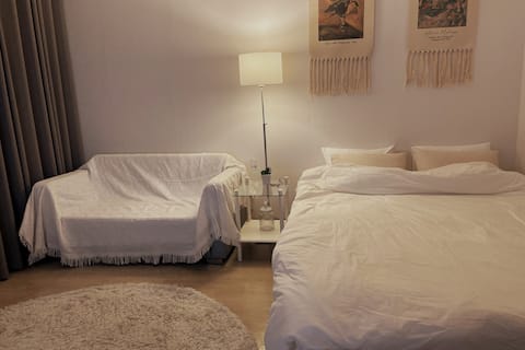Near Exco/Bedroom 2/Netflix, Apple TV, Disney +/Goo's Good Stay/
