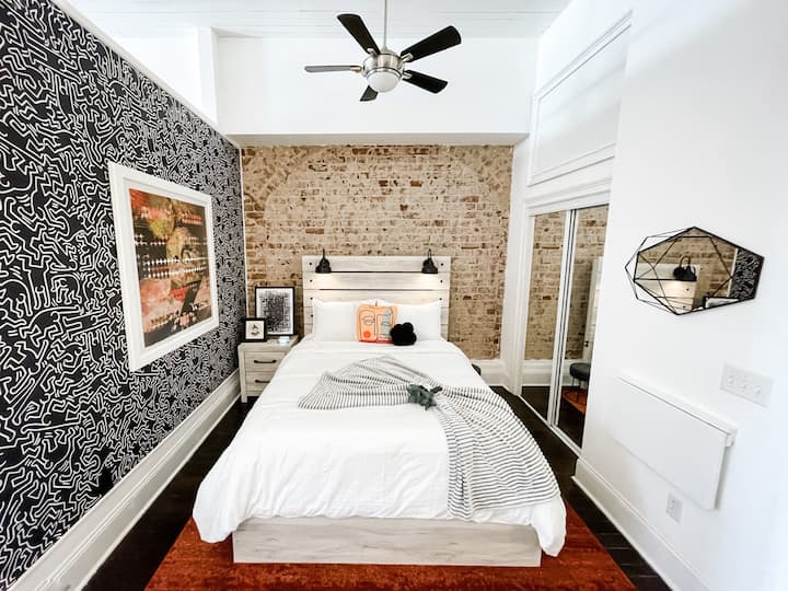 Luxusná, pohodlná menšia manželská posteľ Casper.