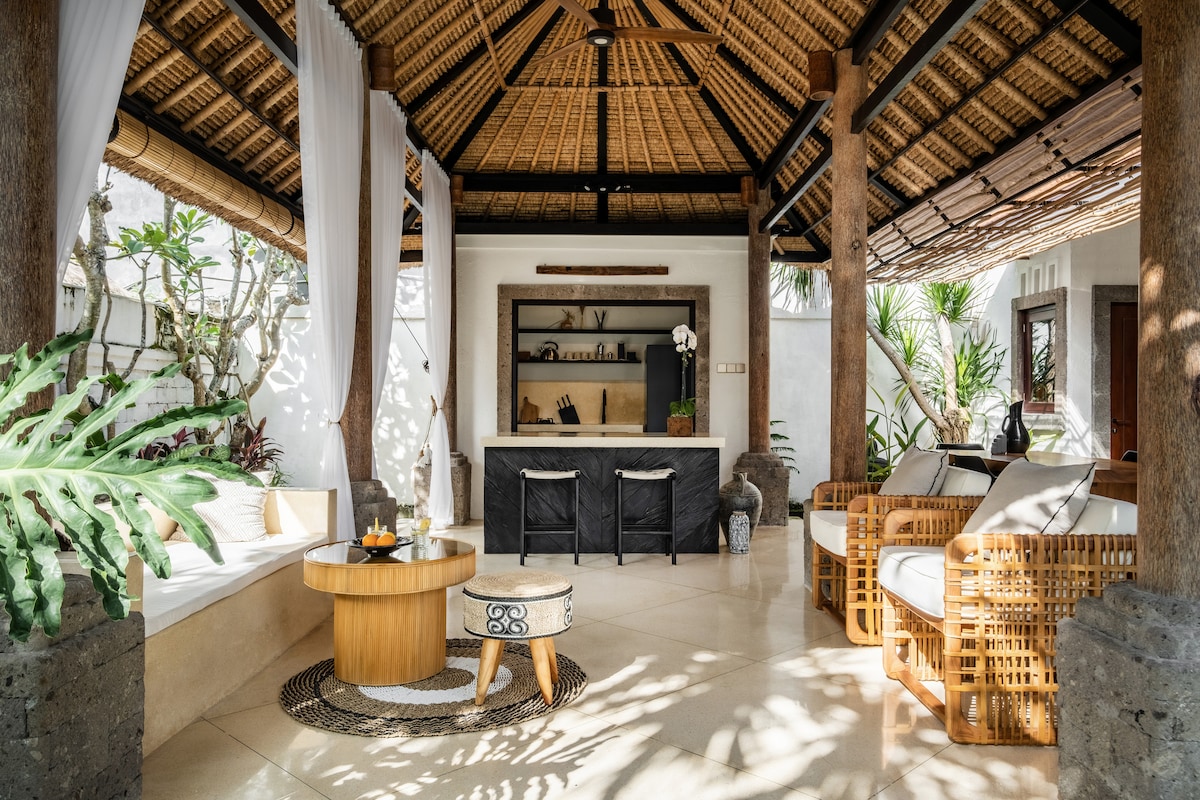 Villa in Kecamatan Kuta Utara · ★4.68 · 2 bedrooms · 2 beds · 2 private baths, comparable Airbnb