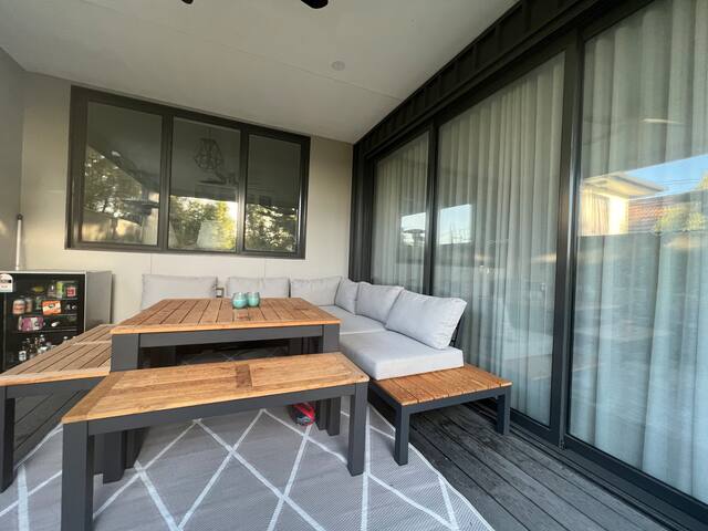 Family & entertainers delight gallery image 2