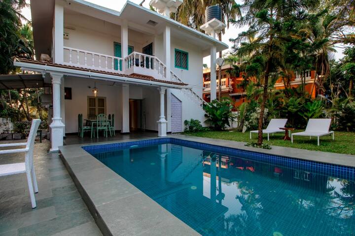 Serene 5BHK Villa, Private Pool walkable to beach