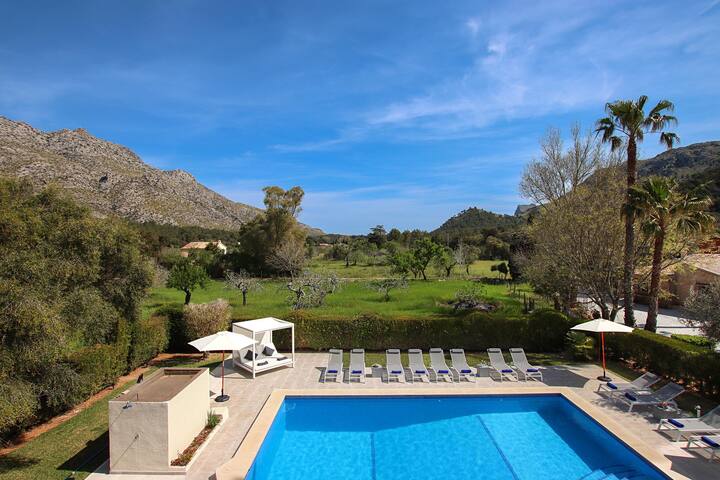 Awesome villa close to Cala San Vicente gallery image 5