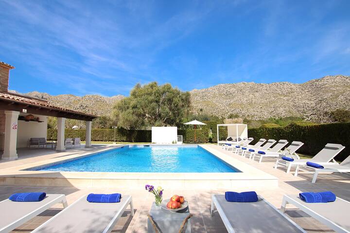 Awesome villa close to Cala San Vicente gallery image 4