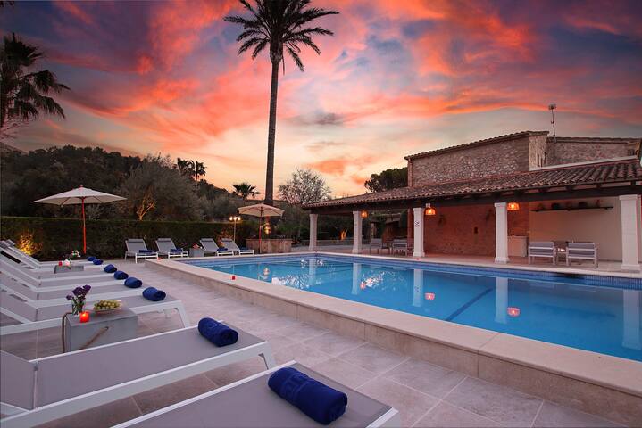 Awesome villa close to Cala San Vicente gallery image 2