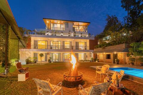 8BR Luxury Villa with Private Pool & Gazebo