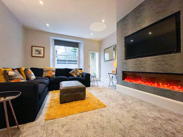 2Bed, Private Garden & Fireplace, Near Stockbridge gallery image 3