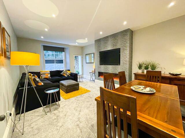 2Bed, Private Garden & Fireplace, Near Stockbridge gallery image 5