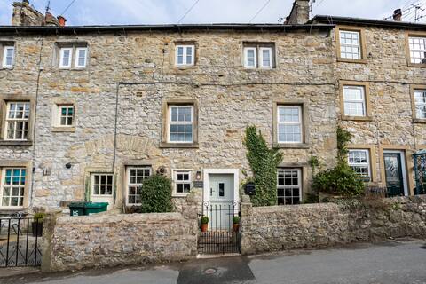 *5 Star* Primrose Cottage, Log Burner Dog Friendly