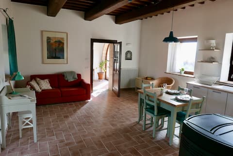 Top Airbnb: La Casa di Tolfe - Virginia accommodation in Città Di Castello