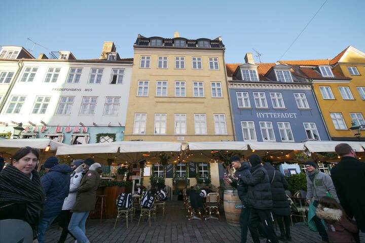 New Harbour by the water gallery image 5