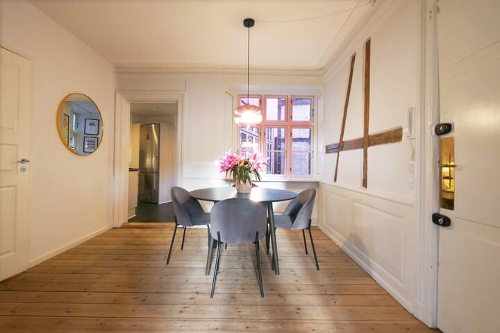 New Harbour by the water gallery image 2