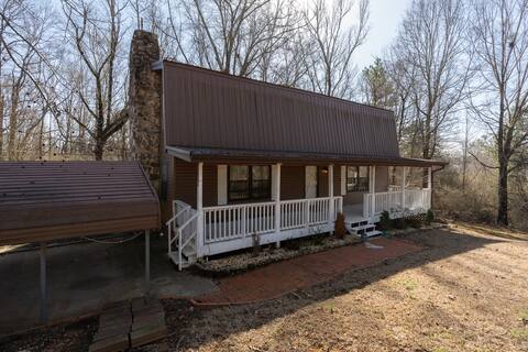 Large, 8-BED Cabin between Tuscaloosa, & Bham