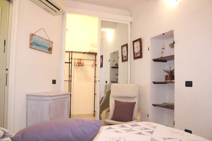 Chambre double 
(vue sur le dressing)