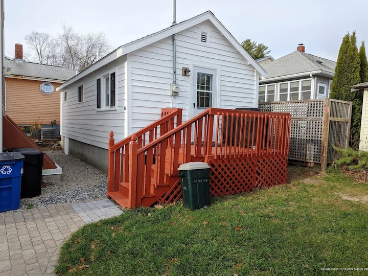 2 bedroom cottage Cottages for Rent in Old Orchard Beach, Maine