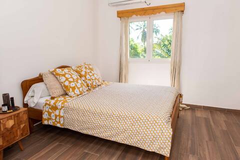 Spacious apartment 2 steps from the sea, 2-3 people