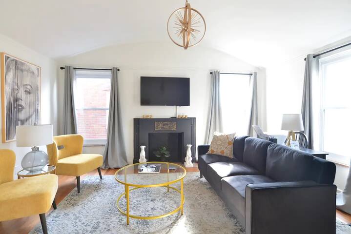 The Grand 4-Plex/All 4 Units/Hot Tub/Pets/Near OSU gallery image 3