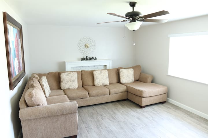 New! Spacious Family Modern Home - Bakersfield, CA