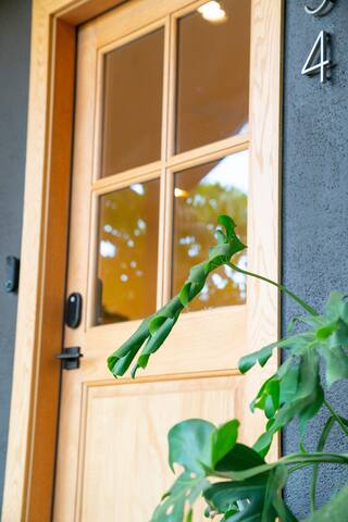 The Silverlake Pool House gallery image 2