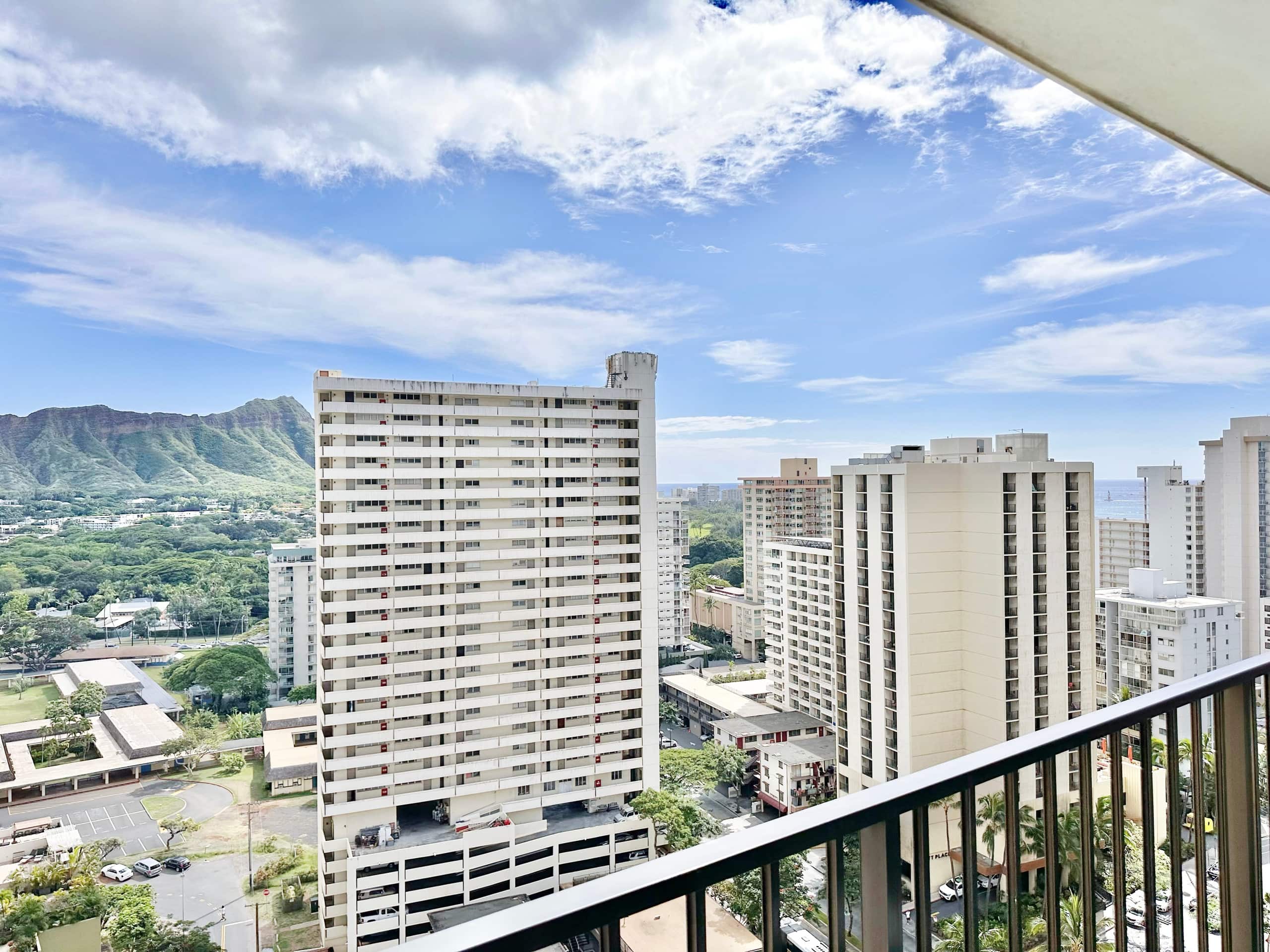 22FL-Newly Remodeled Waikiki Banyan 1BR w/Parking~ - Image 31