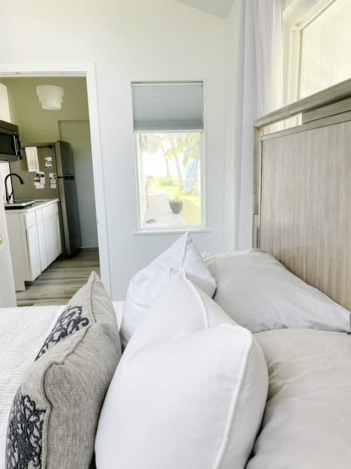 Влизане в общ кухненски бокс/баня/пералня с други гости.