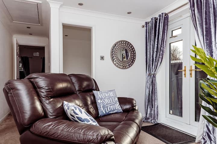Willow Chalet, Near Lake District - Grange-over-Sands