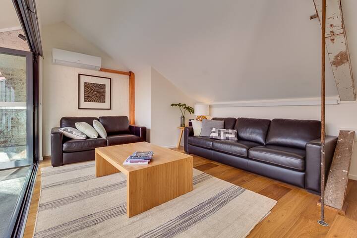 Waterfront Luxury Loft Penthouse gallery image 4