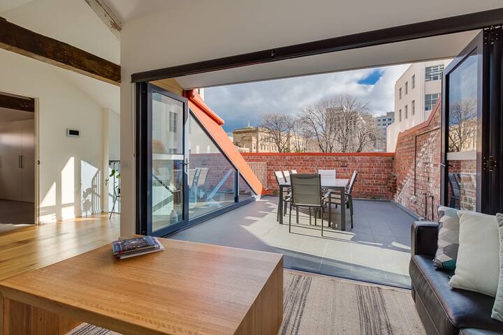 Waterfront Luxury Loft Penthouse gallery image 2