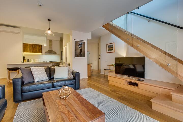 Waterfront Luxury Loft Penthouse gallery image 5